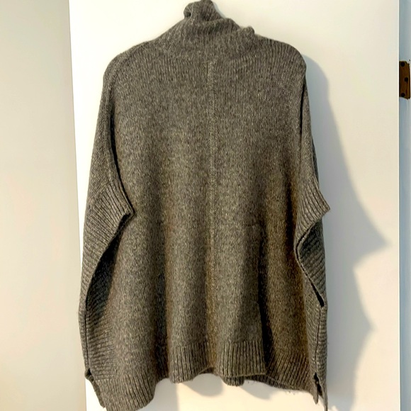 NWOT J. Crew Poncho - xs/s - Picture 4 of 11